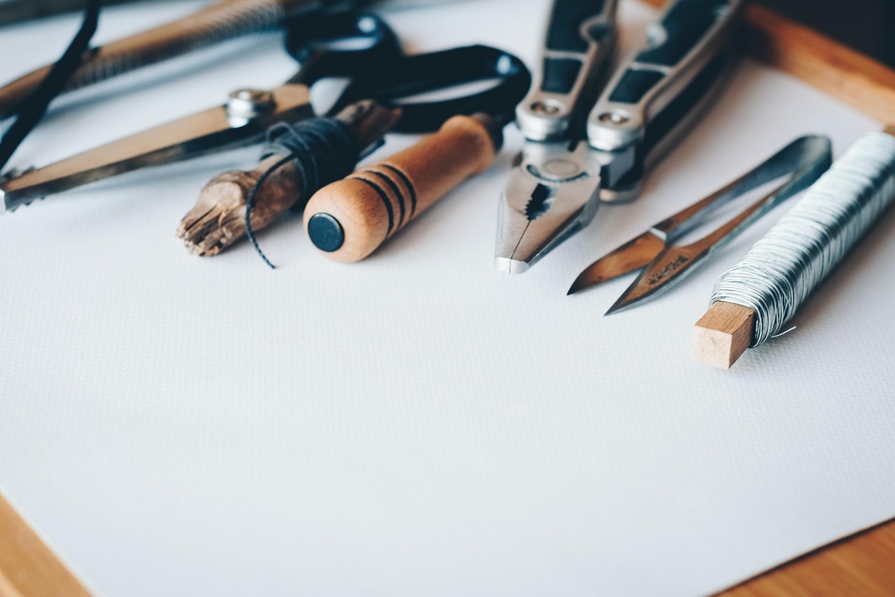  Expert Tips: How to Maintain and Care for Your Crafting Tools Like a Pro 