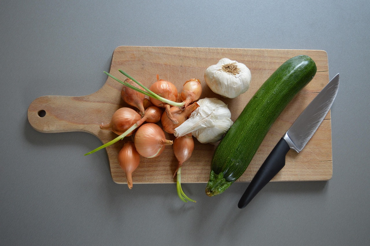  How to Choose the Right Cutting Boards: A Comprehensive Guide for Your Kitchen 